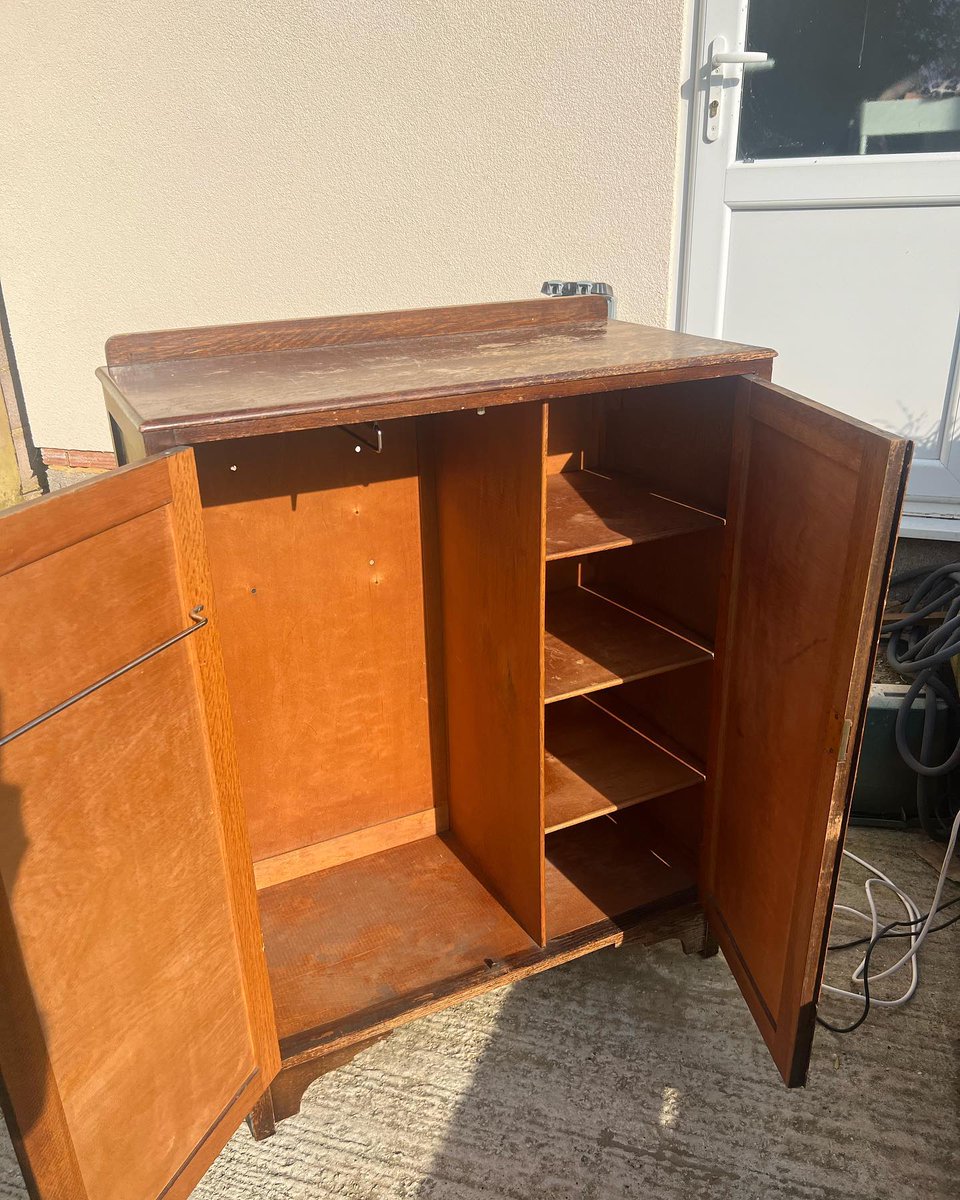 revclassline's tweet photo. It’s been a while! Today’s gorgeous weather matches this sweet Facebook Marketplace find. After lots of sanding and a coat of lime wax, it’s perfect for our bedroom. Swipe to see its original look. Four sleeps until our holiday! https://t.co/3oZvB5q9aZ