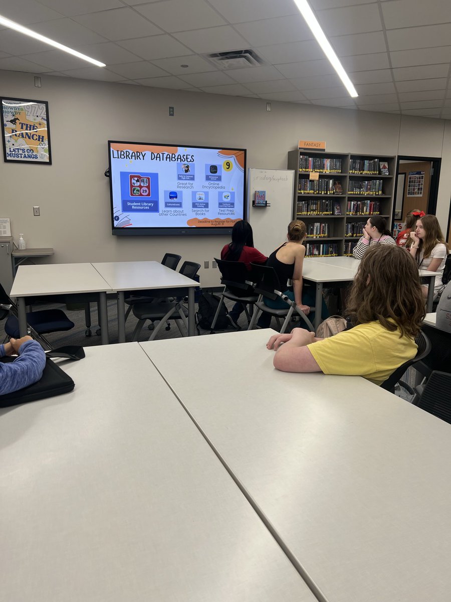 Ozzys_at_PHS's tweet photo. Last week we met with our Eng 2 classes for a refresher on the library and book checkouts! #PHSlibrary #mUStangmagic #RISDDreamOn https://t.co/1wzcJYhIgJ