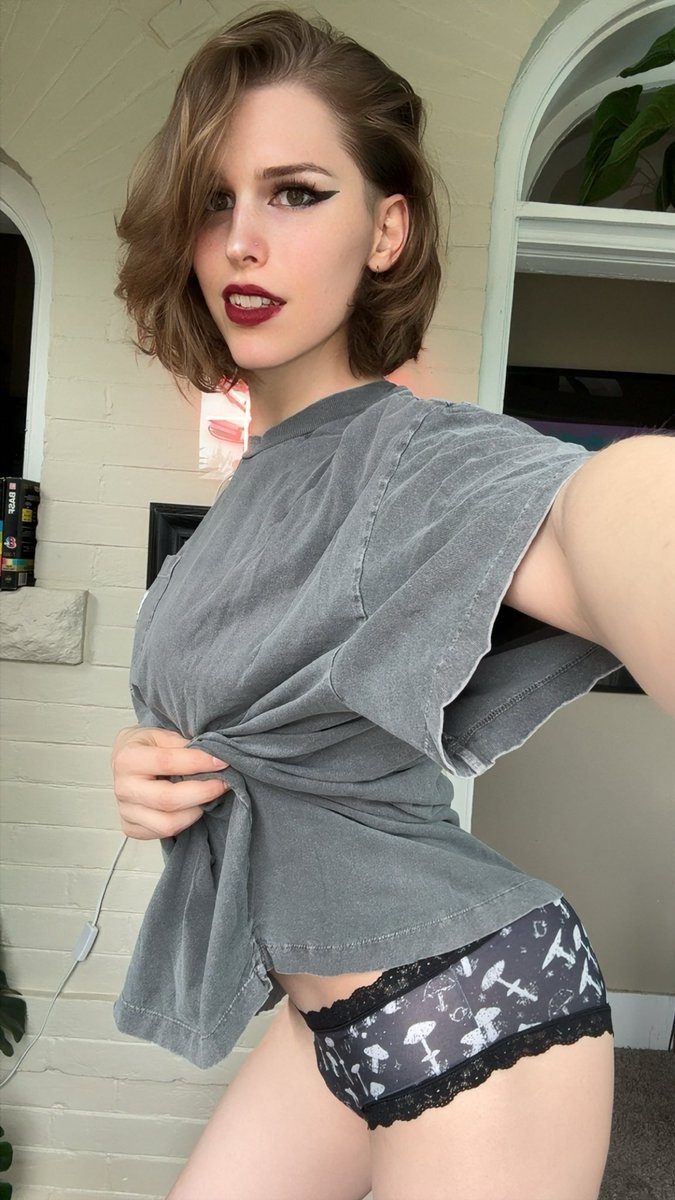 moreofmaeve's tweet photo. ok fine... nobody wants to let me borrow their sweatshirt, can i borrow your shirt? https://t.co/zh5g0jcbLl