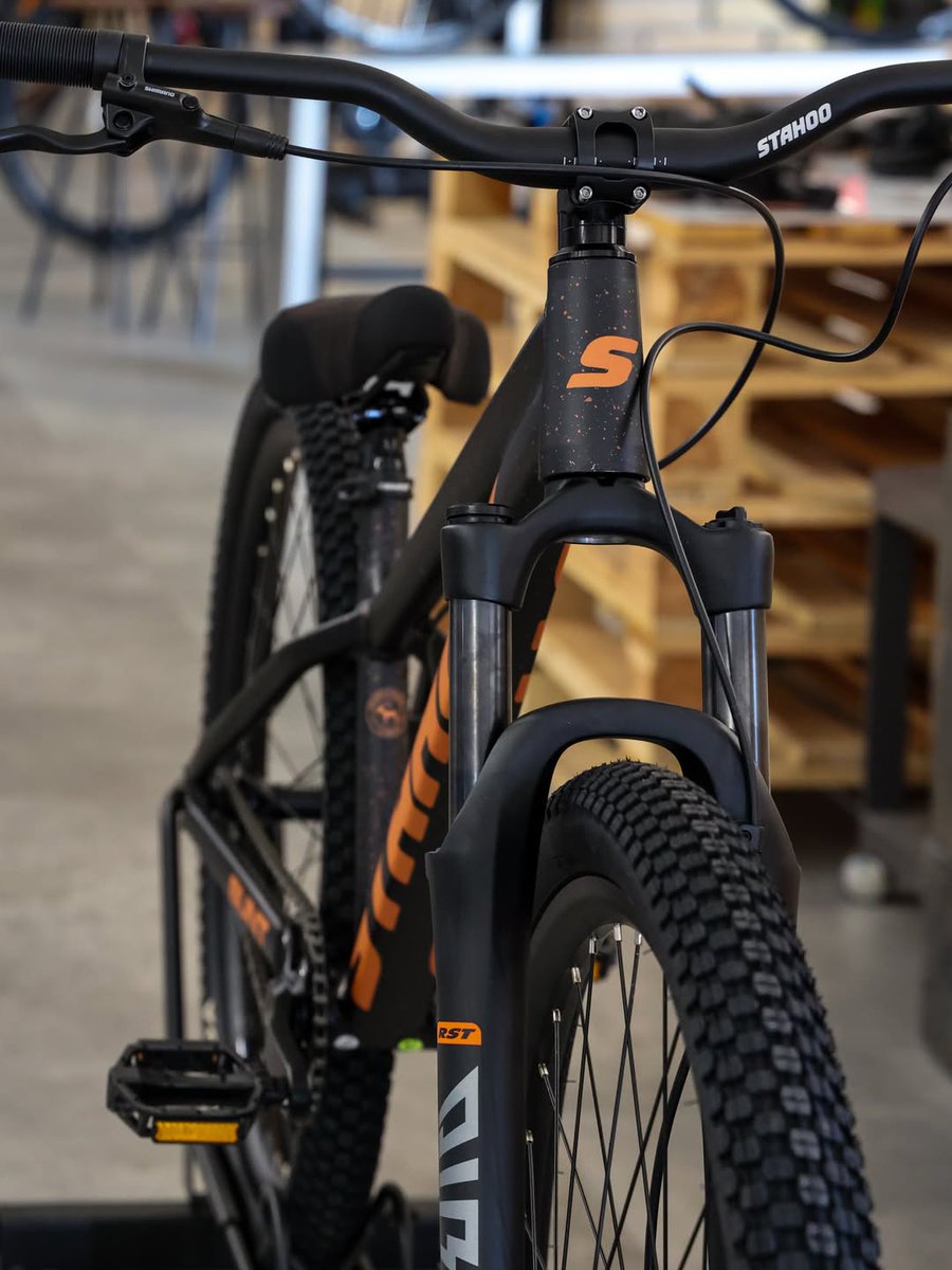 CleoraDrexacll's tweet photo. One bike. Thousands of stories. STAHOO BUNT Copper Splash. https://t.co/siBRwRktnO