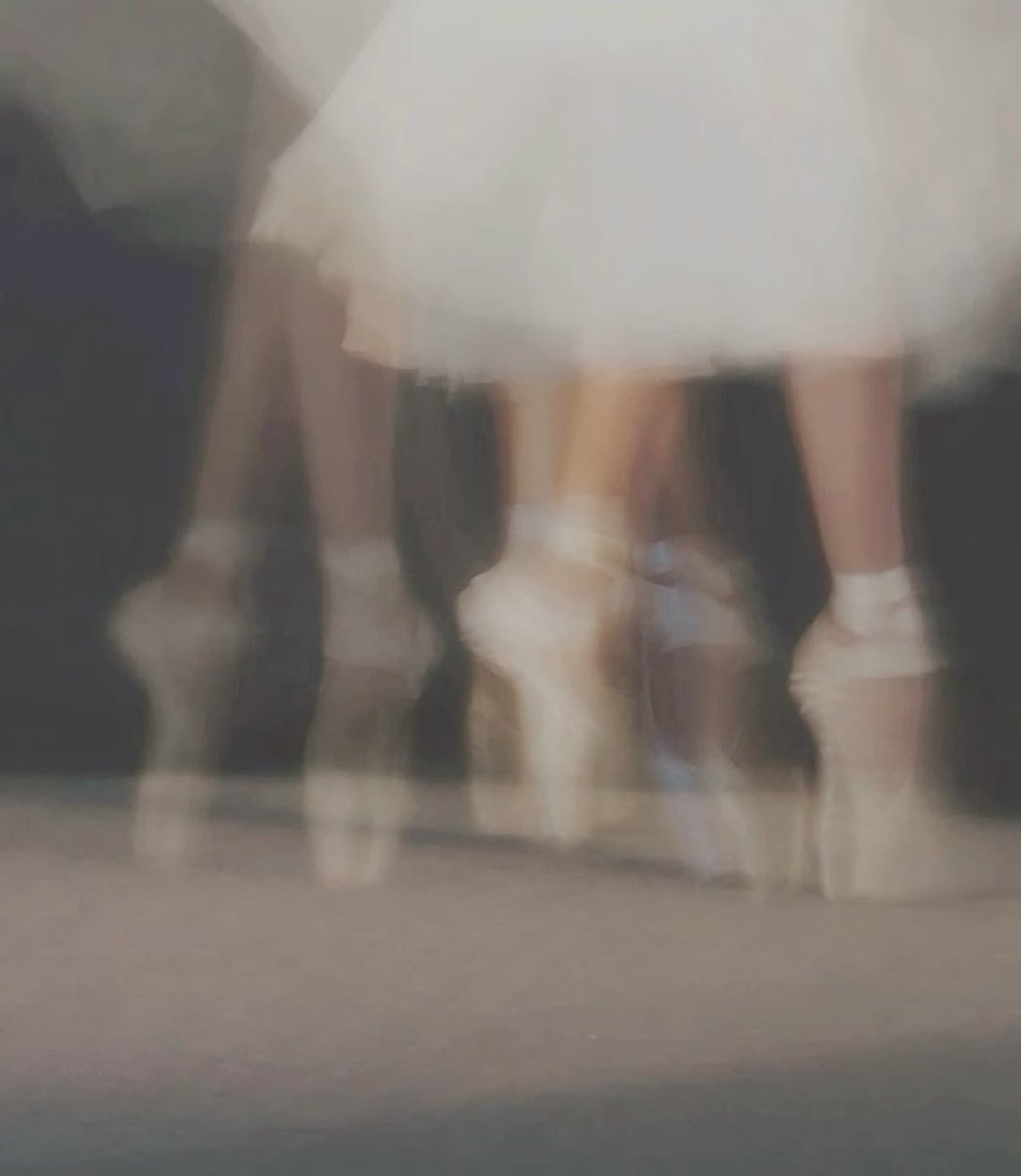 zhuerl14's tweet photo. ✦ — #haalingham AU : ballet teacher jude x single dad erling 🩰 ⋆˚࿔

‧₊˚.  where Erling is a single dad of a little girl and she wants to start ballet, but her dad ends up really interested in her teacher.
ㅤ https://t.co/aJcO99KcpA