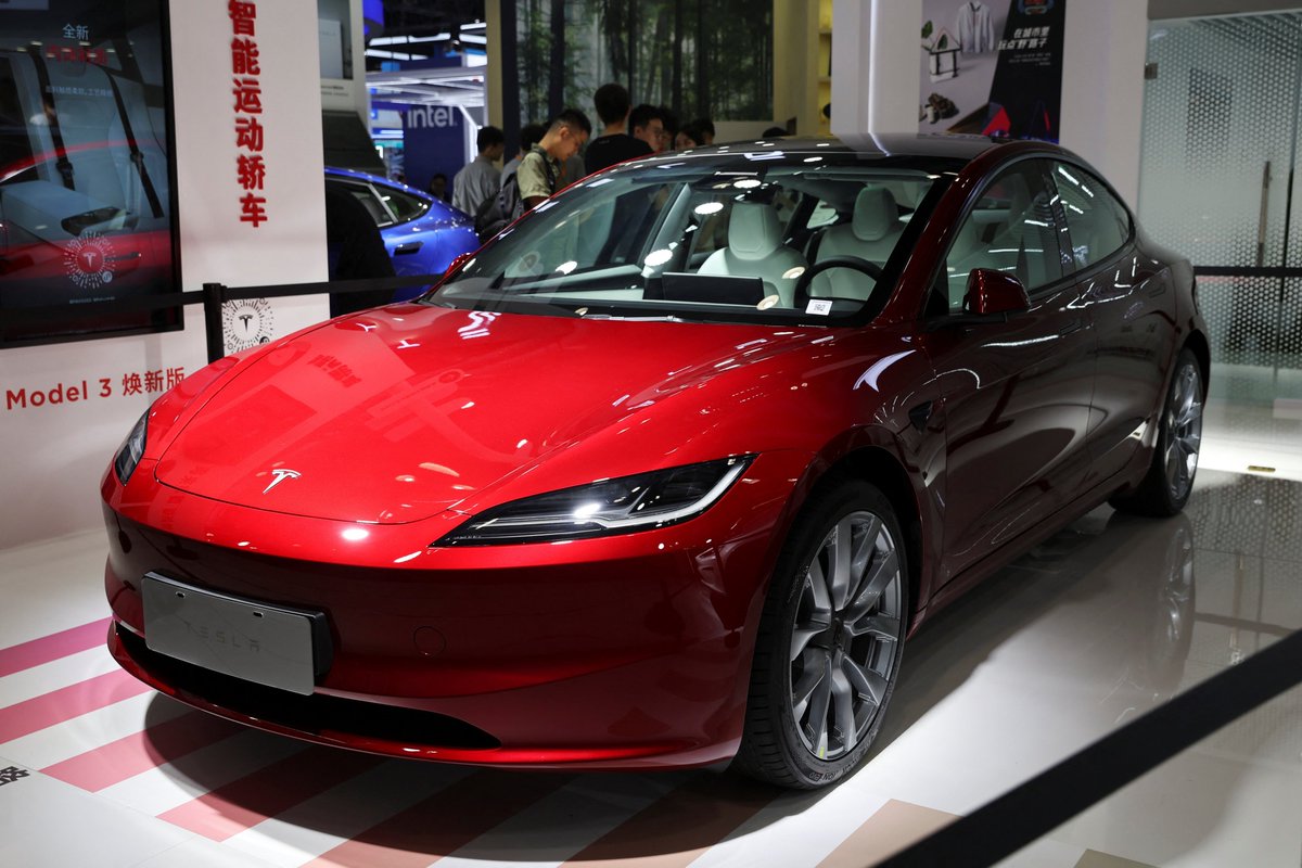 wularter's tweet photo. A budget-friendly version of the Tesla Model 3 has been launched in Hong Kong and Macau.
Tesla has officially launched a simplified, lower-priced version of the Model 3 in Hong Kong and Macau, touted as "the most economical and affordable vehicle." https://t.co/MYZKEtyV4x