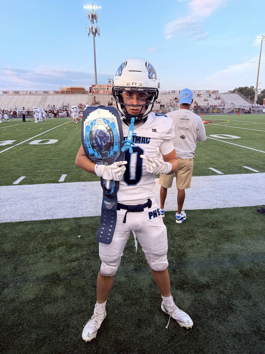 OmarMuhaya0_'s tweet photo. Week 1 highlights vs Unity Reed Highschool

8 Tackles
6 solo Tackles
1 Tkl for loss
1 Fumble Recovery 
@BluebloodFB @CoachBrooks1911 #Blueblood https://t.co/nr8sfYbW9K