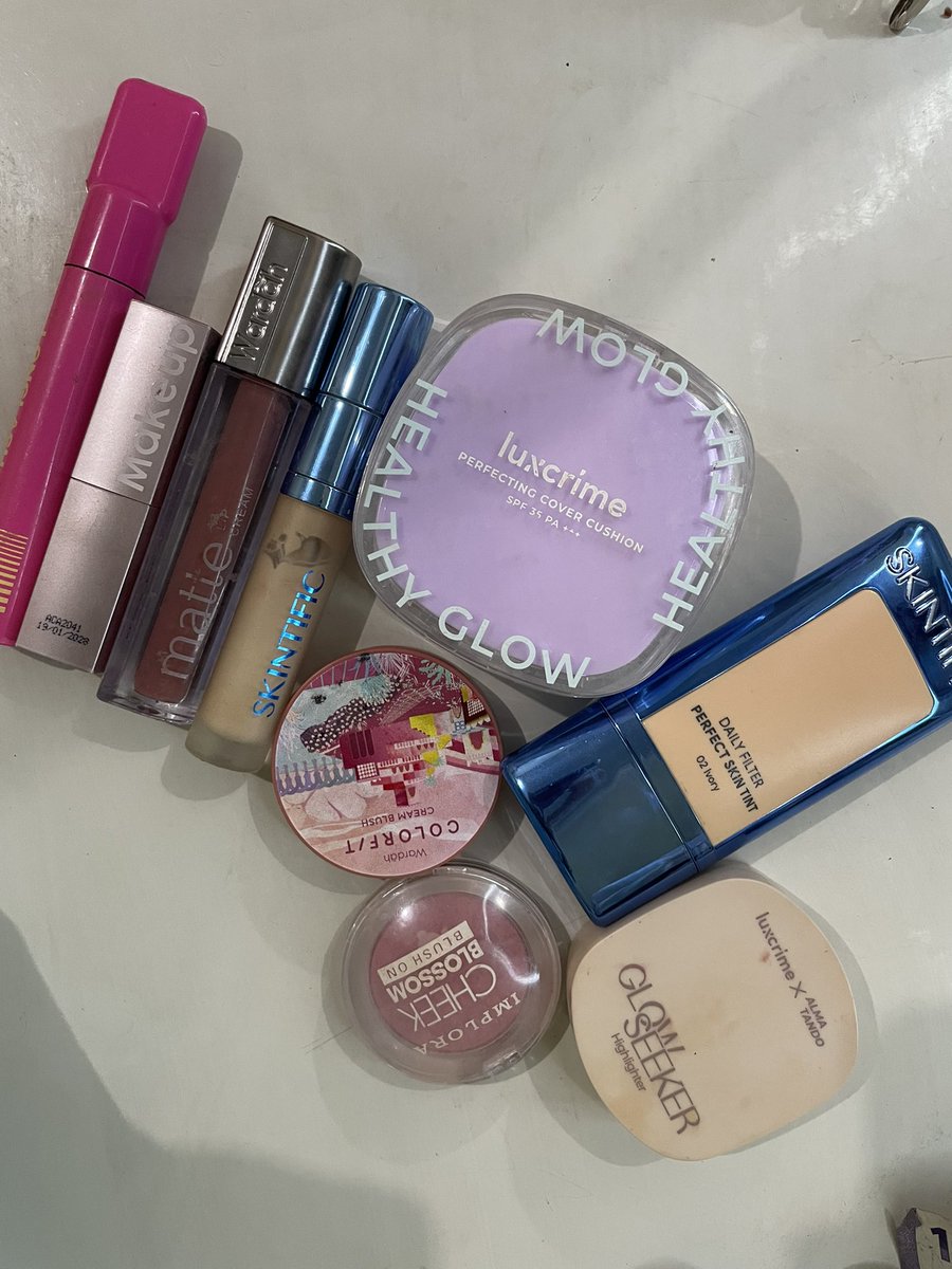 serenLuth's tweet photo. makeup low budget guah dgn shade luxcrime kekuningan huftttt https://t.co/UtgUqesPzf