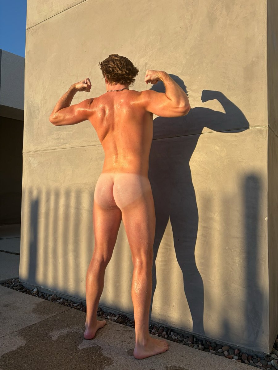 BrodyBaytes's tweet photo. Do you like tops with nice butts? https://t.co/4NhMRL73Kk