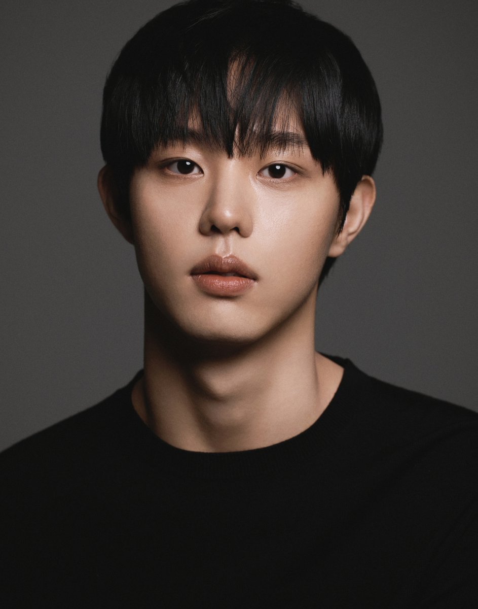 kbsworld_enter's tweet photo. 김단,
넷플릭스 시리즈 ‘마데레사’ 출연 확정!
나나의 오랜 조교 '박설' 역! 미소 뒤 감춘 비밀로 긴장감 더한다!
억눌린 감정부터 서���한 이면까지! 김단의 새로운 얼굴 예고!
‘트라이’→‘마데레사’ 장르 넘나드는 연기 행보! 차세대 스타 존재감!

[사진제공: AAP]

#김단 #KIMDAN https://t.co/wXMF1td4IG