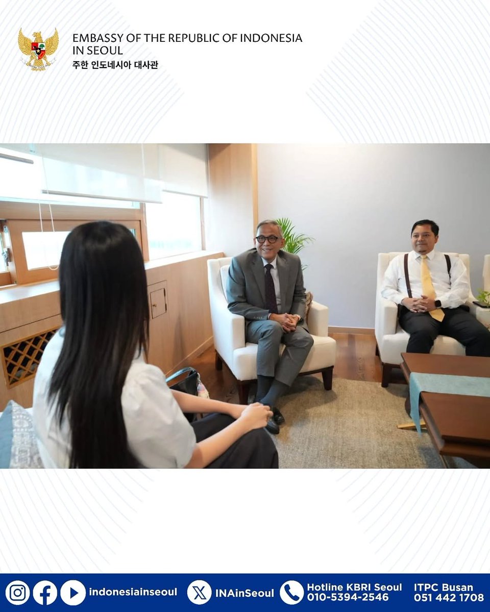 H2HCARMEN_INA's tweet photo. Instagram Kedutaan Besar Republik Indonesia di Seoul update bersama #CARMEN

Duta Besar RI Seoul Sambut Hangat Silaturahmi Carmen Hearts2Hearts di "Rumah Indonesia" KBRI Seoul

— "Pada 24 Agustus 2026, Carmen, anggota Hearts2Hearts asal Indonesia, di tengah jadwalnya yang padat, berkesempatan berkunjung ke KBRI Seoul dan bersilaturahmi dengan Duta Besar RI Seoul, Bapak Cecep Herawan. 🇮🇩🇰🇷

Dalam suasana hangat, Dubes Cecep dan Carmen berbincang mengenai perjalanan dan pengalaman Carmen berkarier di industri K-Pop, serta perannya sebagai talenta muda Indonesia yang turut memperkenalkan Indonesia kepada masyarakat Korea dan dunia. 🌏✨

Dubes Cecep juga menyampaikan apresiasi atas kerja keras dan berbagai capaian Carmen, sekaligus berpesan agar sebagai duta bangsa, Carmen terus berkarya dan membawa nama baik Indonesia. la juga menegaskan bahwa KBRI Seoul akan selalu menjadi rumah bersama bagi seluruh masyarakat Indonesia di Korea Selatan. 💙💙

Senang bisa menyambut salah satu talenta muda Indonesia yang kini bersinar di panggung Korea. Terus berkarya dan menginspirasi, Carmen! 🇮🇩🌟"