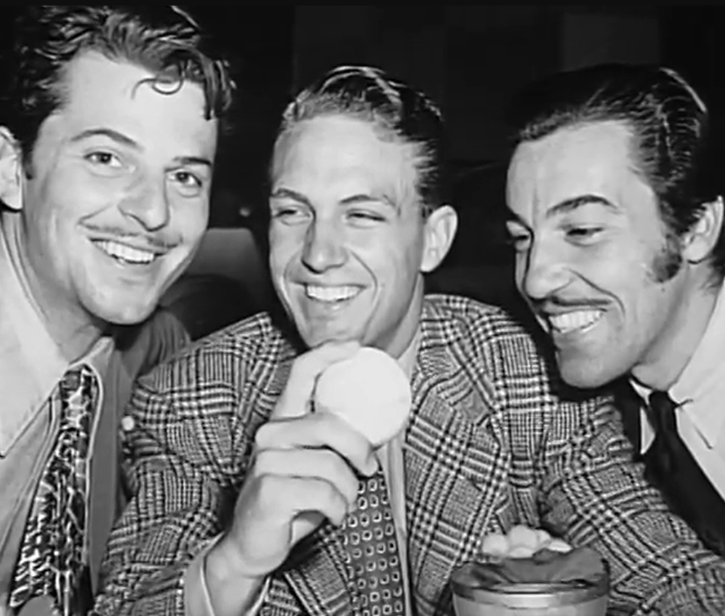 ArcadiaUnbound's tweet photo. #robertstack,#cesarromero,#classichollywood 

The man on the left looks SO familiar but I can't quite place him. Any ideas? https://t.co/SIrBnbAUQZ