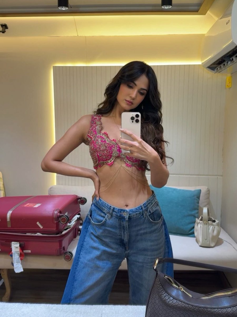 PVBharath14's tweet photo. Turning up the heat #SonalChouhan 💓🔥🔥 https://t.co/6iniGWVK4r