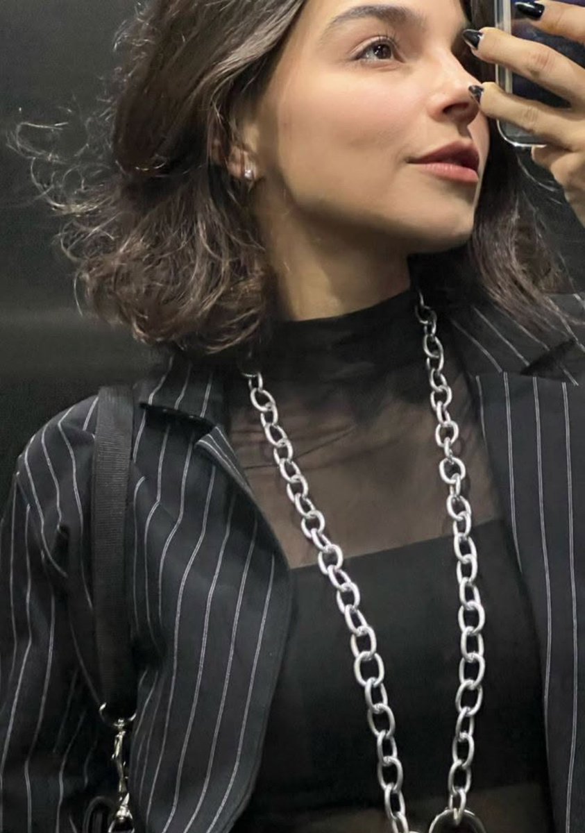 gabi_gifs's tweet photo. entendo pq não superam ela 🫦 https://t.co/CzEJvtJLhO