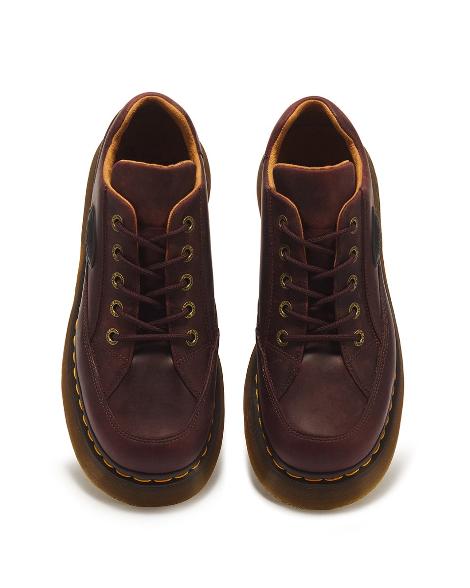 drmartens_japan's tweet photo. 重厚なレザーの経年変化を楽しむBUZZシューズ
アッパーにはCRAZY HORSEレザーを使用。重厚感のある質感が特徴で、擦れや傷が付くことで自然な色の変化が生まれ、履き込むほどに経年変化を楽しめます。
https://t.co/z7RqAWNLDT https://t.co/hkelr1aF85