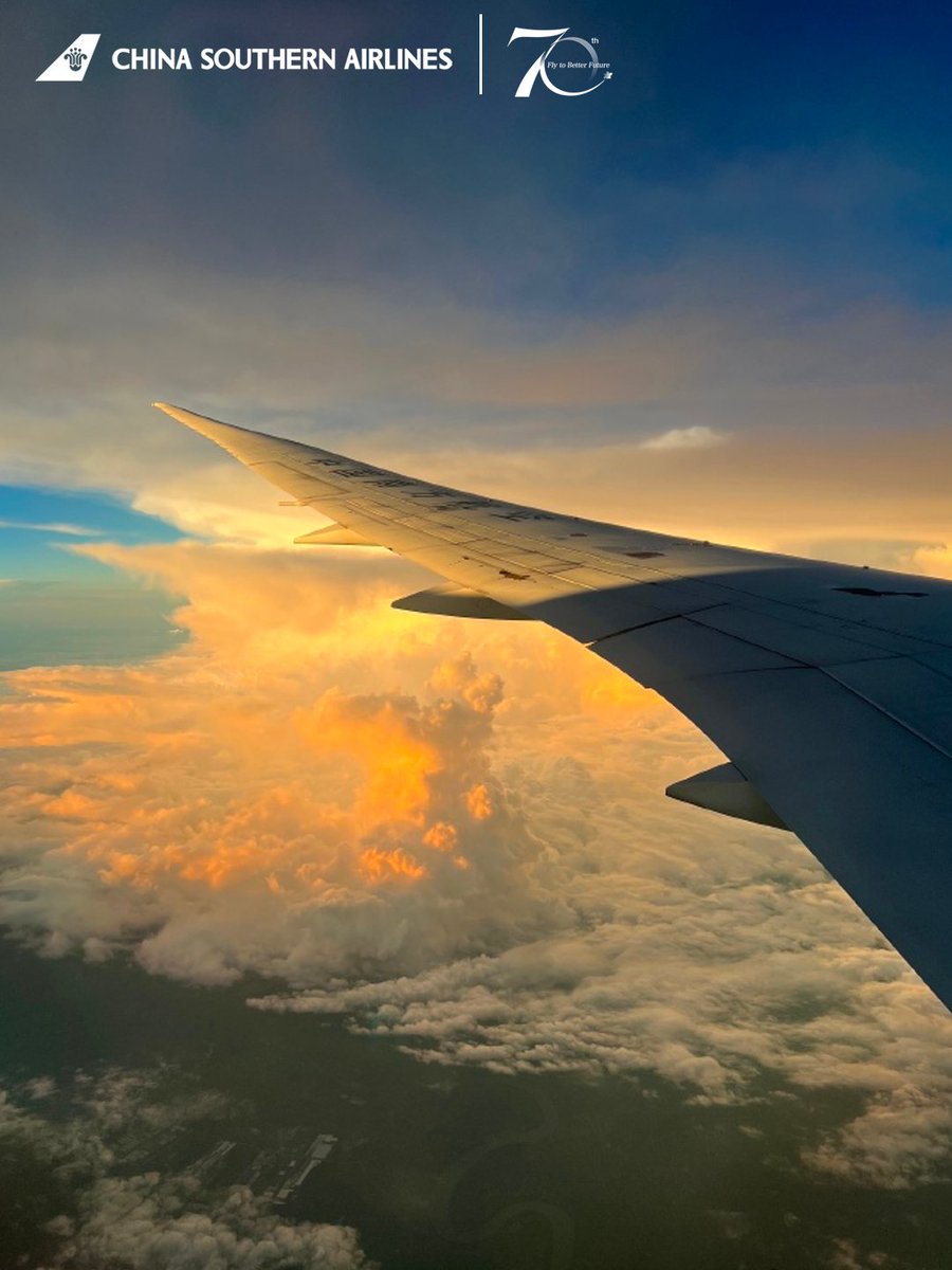 CSAIRGlobal's tweet photo. Wings spread over the clouds in the soft morning light. China Southern Airlines is here to accompany you on every journey. ✈️☀️
 
#CSAir #FlyWithCSAir https://t.co/QO8gRWH899