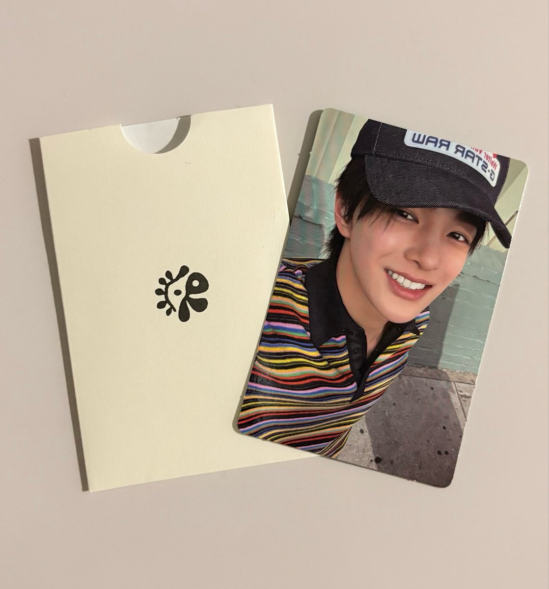 thunderkpop's tweet photo. VENDO/VENDA CORTIS

PC regular - Color Outside The Lines: R$35 

Pagamento via Pix ou Cartão com taxas - Atendimento via DM https://t.co/ctFyrNEyQl