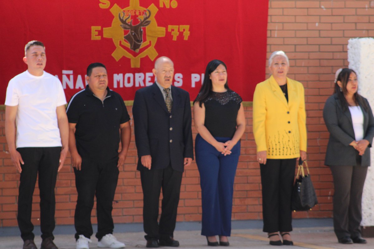 ALauraSB's tweet photo. 🟢Participamos en la ceremonia cívica y protocolaria del Ciclo Escolar 2026-2027 en la Secundaria Técnica No. 77, de Cañada Morelos; unir esfuerzos es clave para garantizar una mejor educación.

#AnaLauraSánchezBenítez
#UnidadLuchayProgreso
#CañadaMorelos https://t.co/xIMi1IChGv