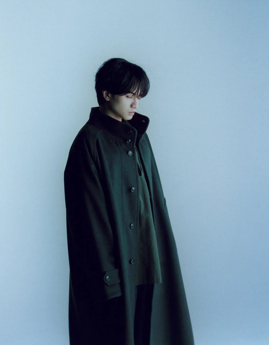 GQJAPAN's tweet photo. 本日9月1日（火）発売！

『GQ JAPAN』10月号掲載、#中島健人 が登場する「Person of the Month　中島健人、無色透明になる」をお見逃しなく。

▼10月号の詳細はこちら
https://t.co/bCYUmJM1do

#GQJAPAN #GQOctober2026 #KentoNakajima https://t.co/sJBcYtVskd