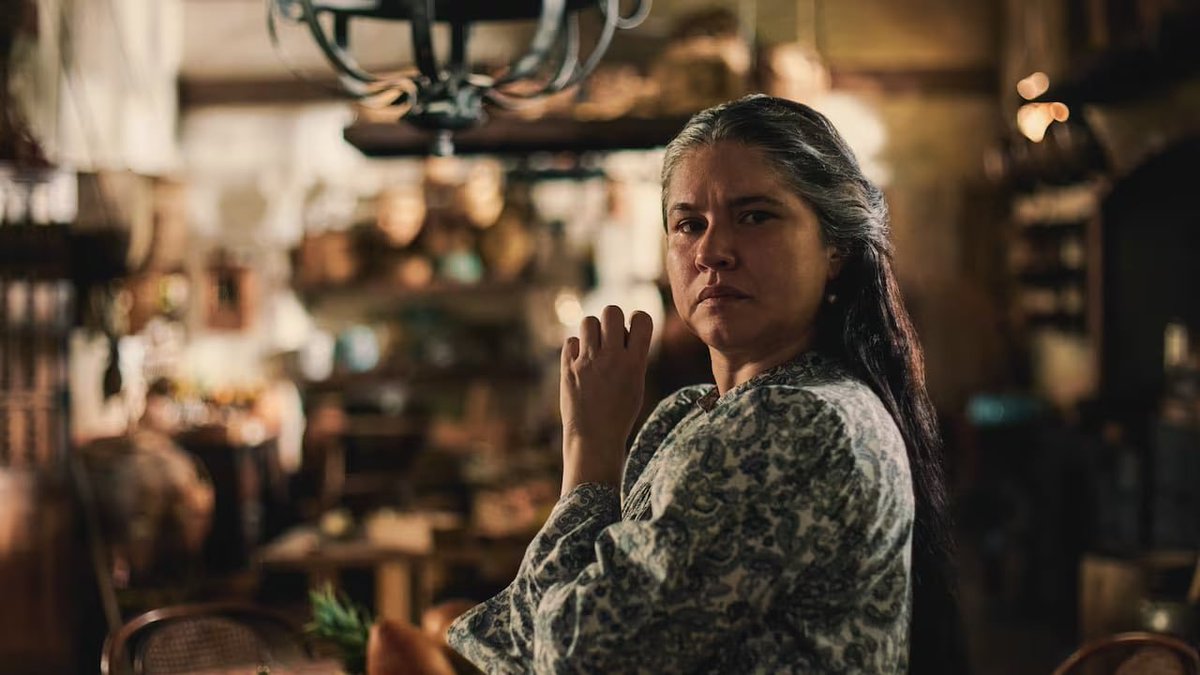 Pauliina_Mejia's tweet photo. A los pies absolutos de esta mujer; el personaje y la actriz. Simplemente fascinante y encantadora. Amé cada escena de ella. Que interpretación tan magistral la de Marleyda y que mujer tan majestuosa es Úrsula. https://t.co/U7VdMRk0nn
