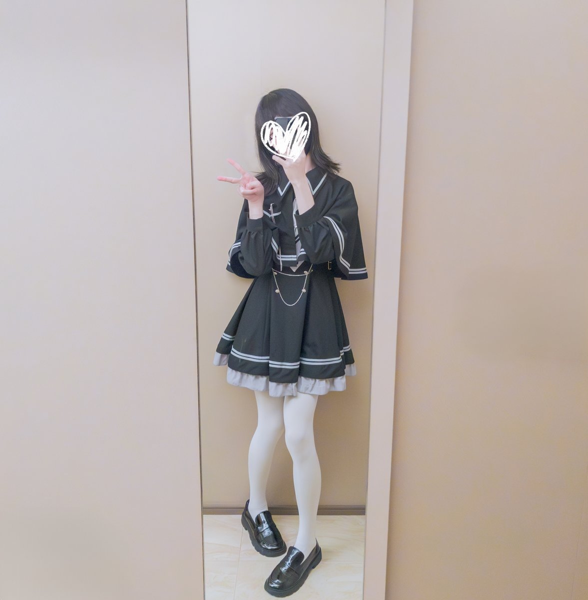 JanboMikan's tweet photo. 我：「妈，我谈恋爱了。」
妈：「哪认识的啊？」
我：「GitHub上，她也写代码。」
妈：「哦，同行。那女孩挺好……」
我：「她也是男娘。」
妈：「……那你俩谁是男的？」
我：「我们商量好了，谁写的bug多谁在下面。」 https://t.co/v05PuuUUWu