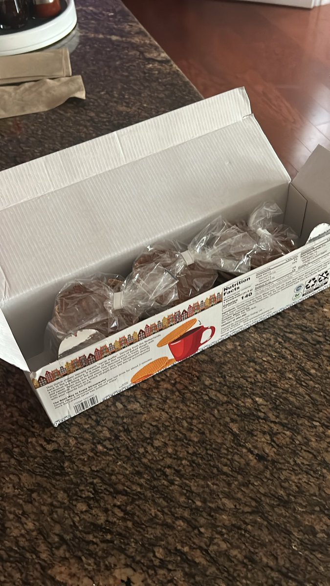 1NguAn9's tweet photo. scammed bruh @StroopwafelW @Costco https://t.co/hK6EHkPWHi