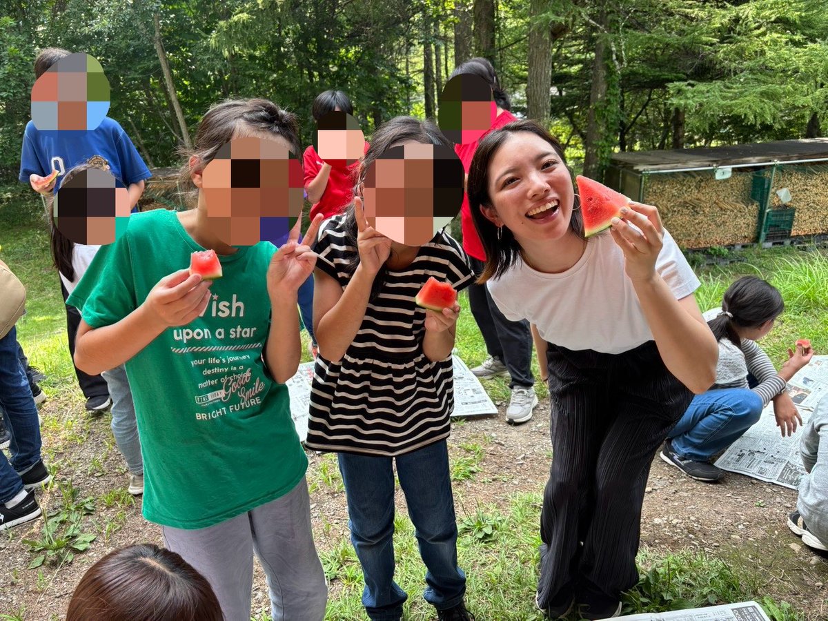 aya_nasuno's tweet photo. お盆中明けにはこども会のリーダー研修のため、川崎市八ヶ岳少年自然の家まで行ってきました！
ハイキングをしたりカレーを作ったりキャンプファイヤーをしたり。
親元を離れて仲間と協力しながら過ごす時間は、こども達にとって貴重な経験となりました。
私も全力で同行してきました！🍉 https://t.co/3tmHaKz4fU