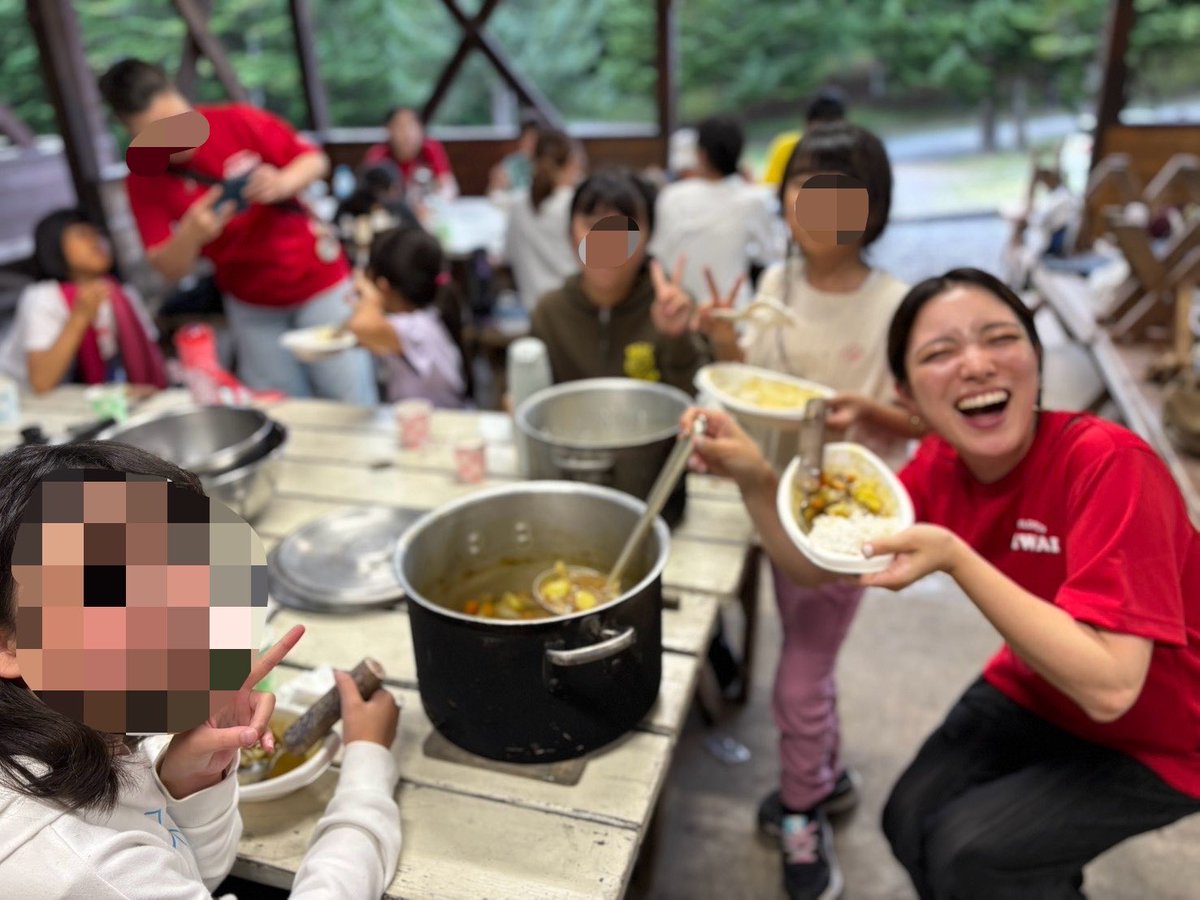 aya_nasuno's tweet photo. お盆中明けにはこども会のリーダー研修のため、川崎市八ヶ岳少年自然の家まで行ってきました！
ハイキングをしたりカレーを作ったりキャンプファイヤーをしたり。
親元を離れて仲間と協力しながら過ごす時間は、こども達にとって貴重な経験となりました。
私も全力で同行してきました！🍉 https://t.co/3tmHaKz4fU