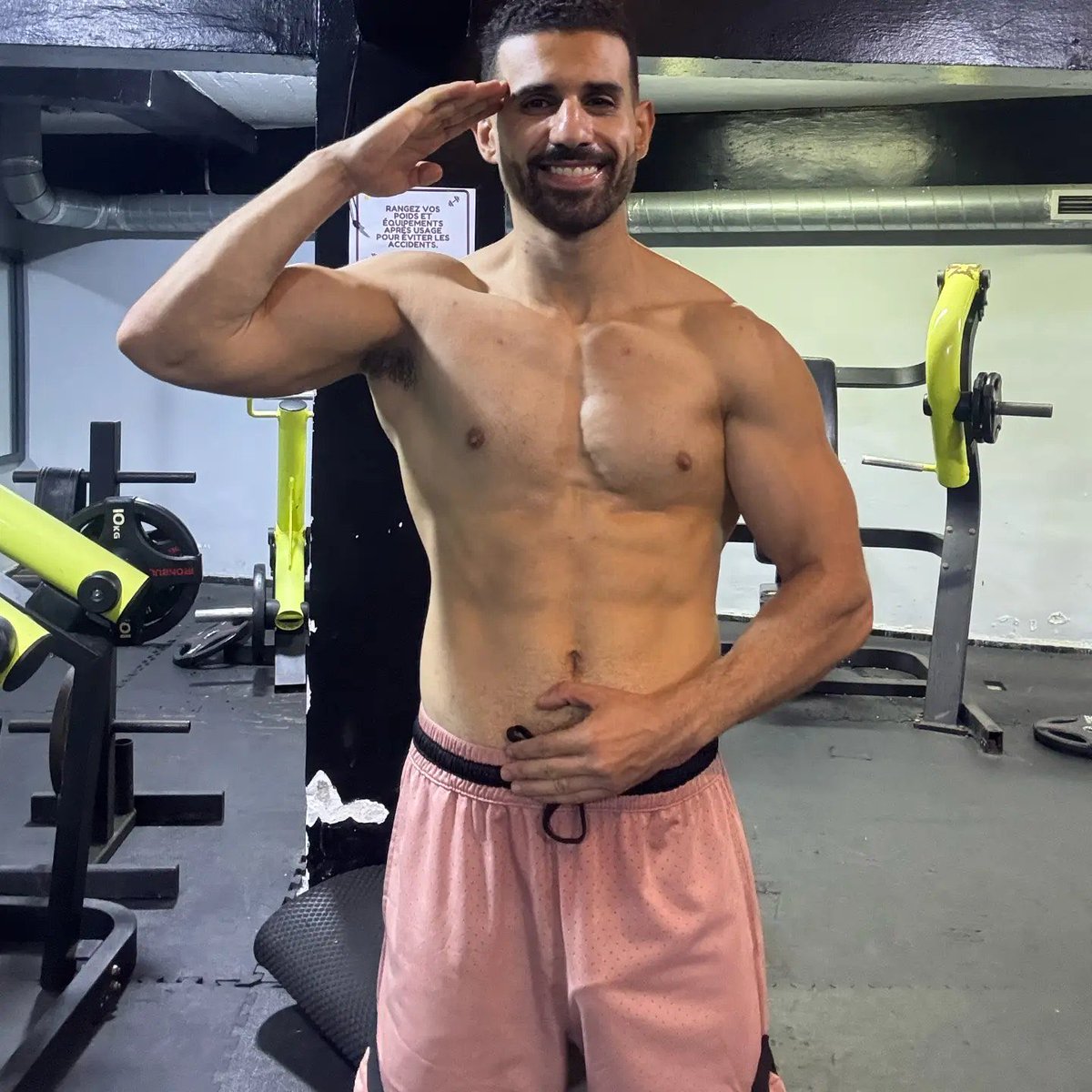 semozb18's tweet photo. Hello 🙋🏻‍♂️ follow me 🔥💪🏼my new account 🆕 come baby 🔥 https://t.co/32hQxHMfL9