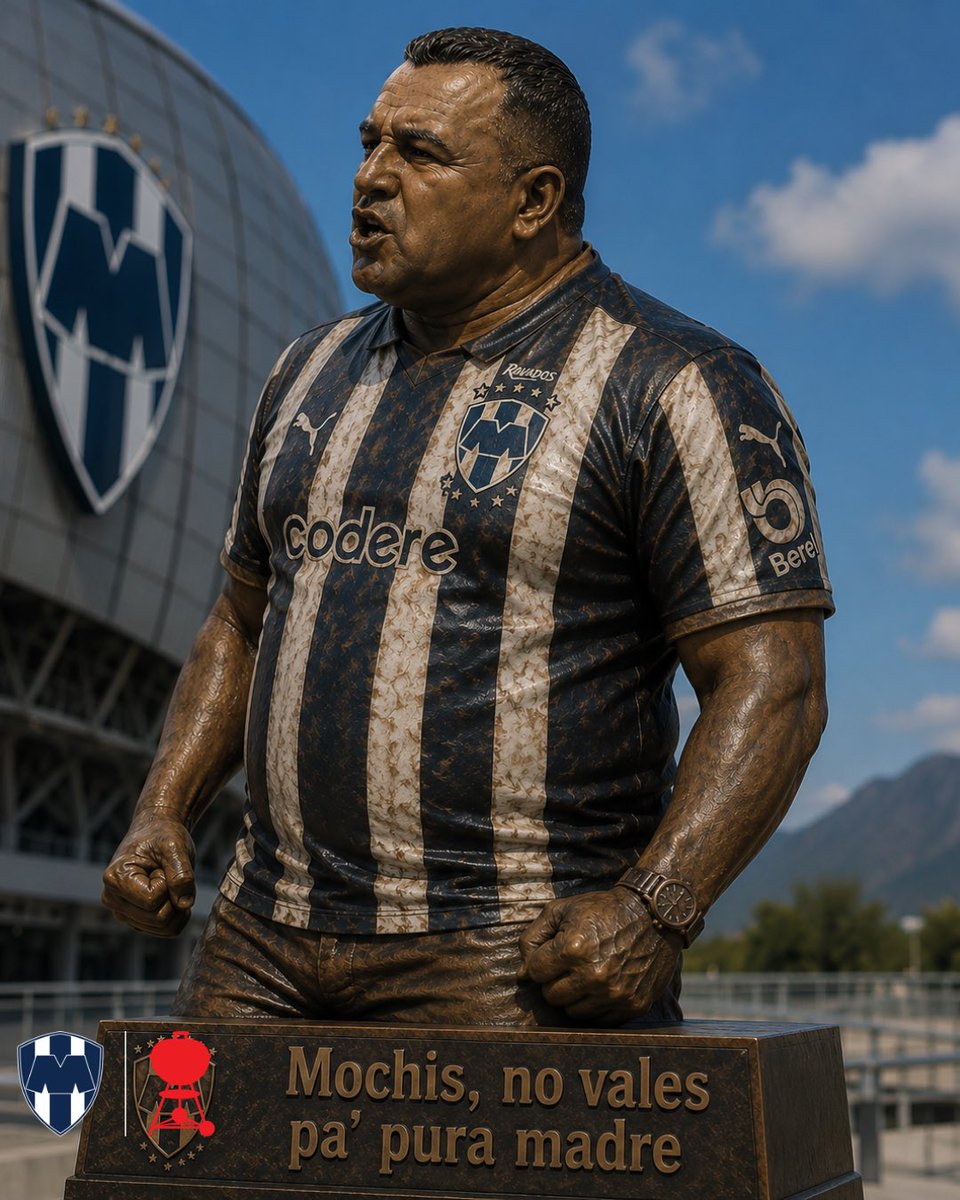 RayadosxWeber's tweet photo. Una estatua del Don afuera del estadio 

Jalo https://t.co/wTIUXqrfpo