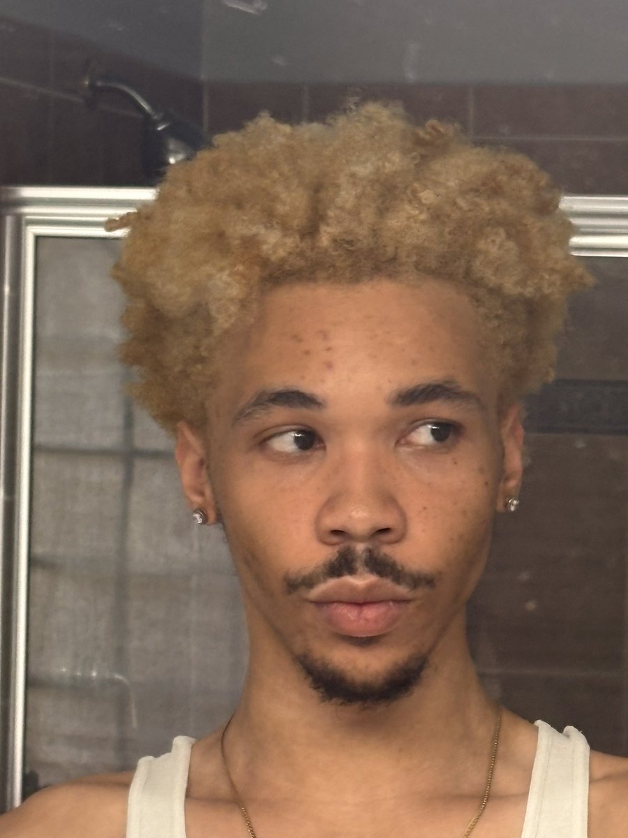UhhModddd's tweet photo. Lowkey thinking of getting rid of my facial hair but idkk https://t.co/aiuJoV1U0V