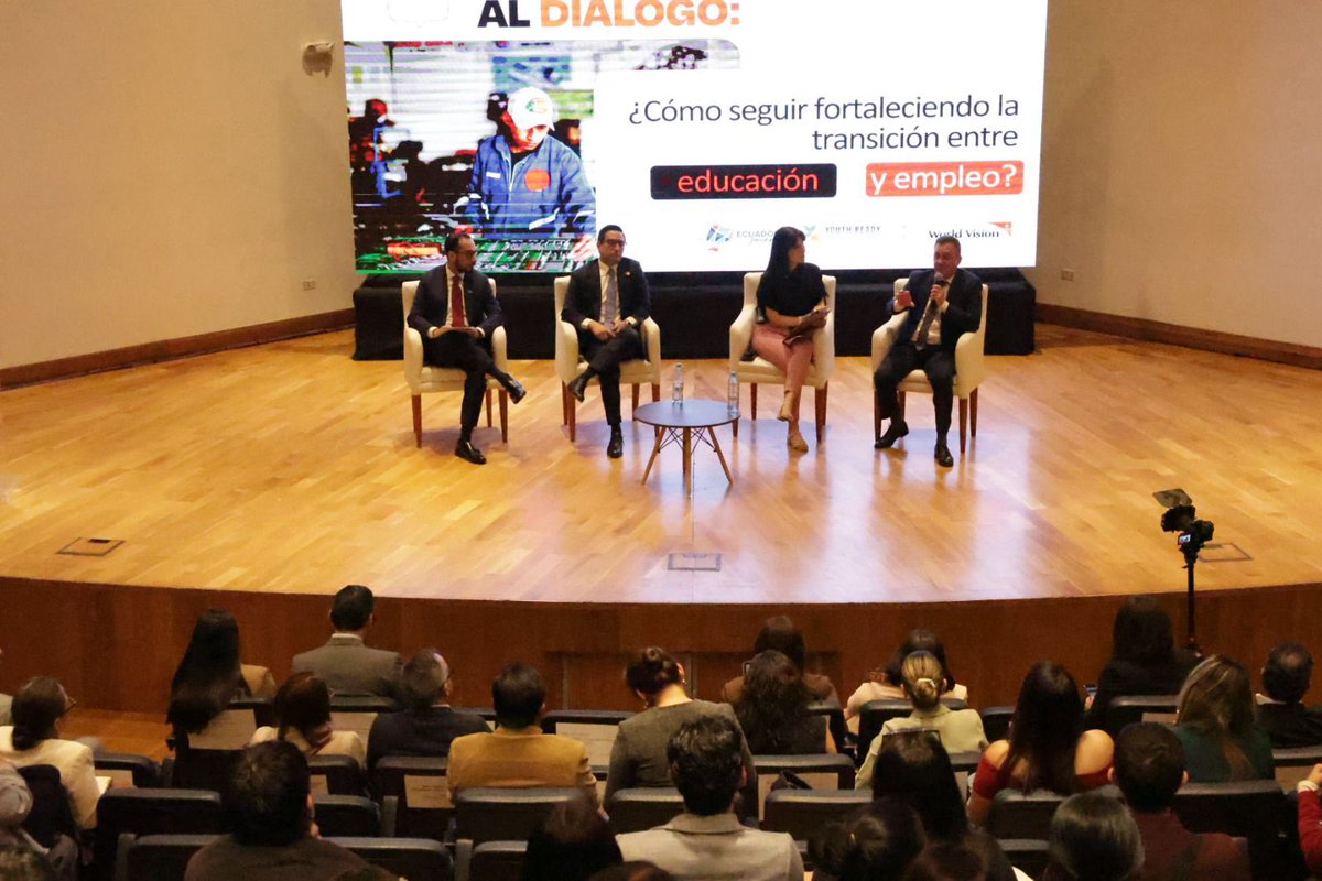 ces_ec's tweet photo. #EventosCES | El presidente del CES, Fidel Márquez, participó como panelista en el Foro de Alto Nivel sobre Juventud, Educación y Empleabilidad, organizado por  World Vision Ecuador. 

➡️ El encuentro, que se desarrolló en el auditorio de la Plataforma Financiera, fue un espacio donde se analizaron los siguientes temas: fortalecimiento de la articulación entre la educación superior y la empleabilidad, la pertinencia de la oferta académica frente a las nuevas dinámicas productivas y la preparación de los jóvenes ante los desafíos laborales.