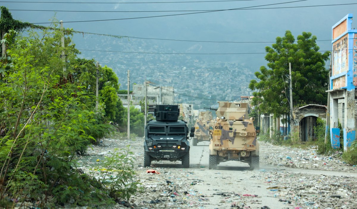 GSForceHaiti's tweet photo. #PortauPrince: The GSF is relieving @pnh_officiel at certain positions, freeing up units to strengthen the protection of communities in #Kenscoff. As its deployment expands, the GSF supports Haitian authorities in restoring the State in gang-affected areas while maintaining a continuous security presence. #Haiti #HaitiSecure #GSF