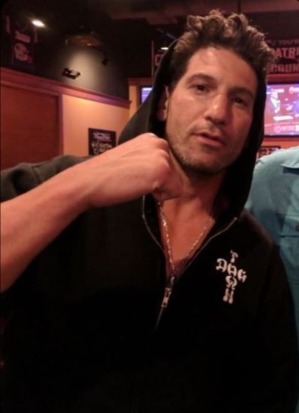 ph4llax's tweet photo. i love the thing he does in photos where he tilts his head up and then his arm’s doing something stupid in front of his https://t.co/ZJcEksO6jU