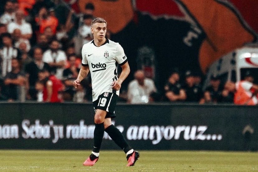 furkanngulsen's tweet photo. Futboldan anlayanların bugün mükemmel oynadığını bildiği o topçu https://t.co/YzJPLm8yXI