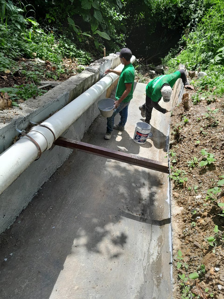 darwingonzalezp's tweet photo. Nuestra dirección de infraestructura y aguas continúan con las labores de destape de tranquilla, drenajes y la construcción de sistema de drenajes en: 

📍El Cafetal 
📍Alto Prado 
📍La Bonita 
📍El Peñón. https://t.co/hZWqAioaXB