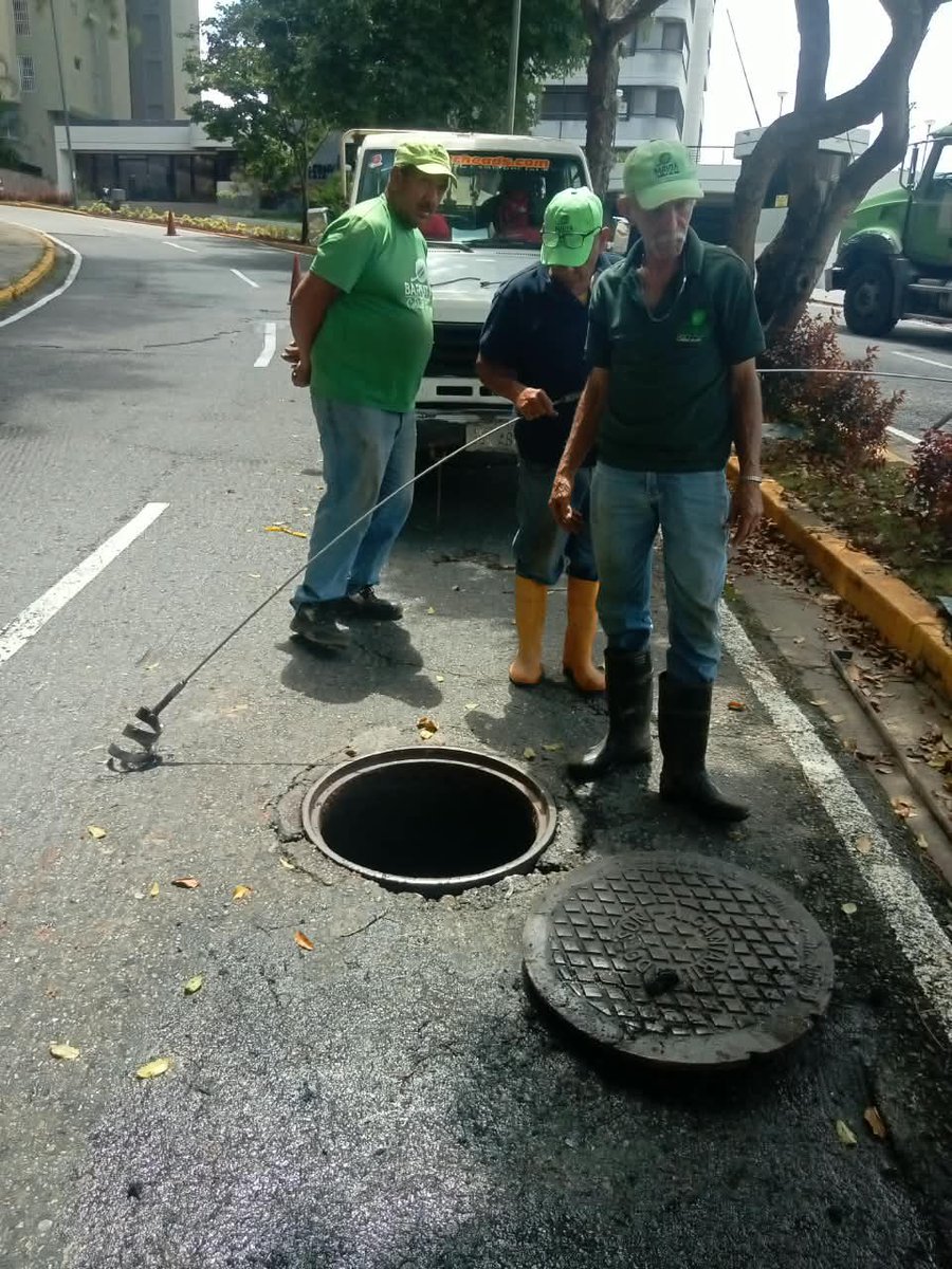 darwingonzalezp's tweet photo. Nuestra dirección de infraestructura y aguas continúan con las labores de destape de tranquilla, drenajes y la construcción de sistema de drenajes en: 

📍El Cafetal 
📍Alto Prado 
📍La Bonita 
📍El Peñón. https://t.co/hZWqAioaXB