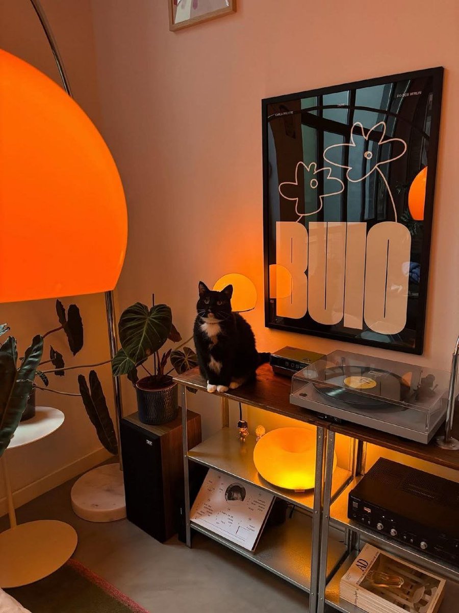Arthetec's tweet photo. cozy bedroom vibes, very comfortable. https://t.co/O2hebc73Zu