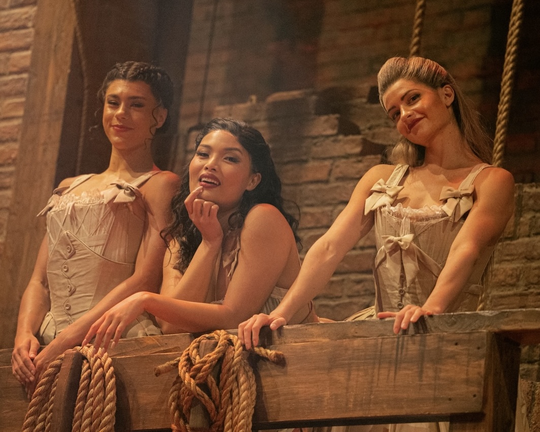 HamiltonMusical's tweet photo. Meanwhile in the room where it happens... https://t.co/FnwHos88Z7