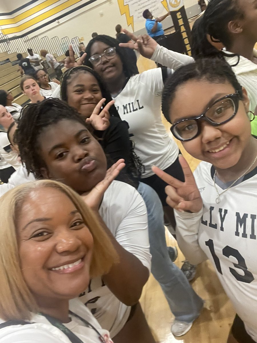 iva_ivjackson's tweet photo. Academics and athletics go hand in hand @KMMPMPanthers, where excellence is a habit. Go Panthers!!! https://t.co/rZrhl7FWW1