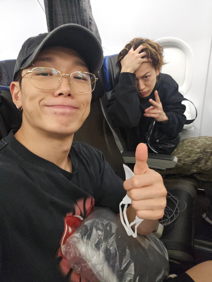 jiwonscherry's tweet photo. cutie yunbob seat partner 🐿🐰 https://t.co/f2lnVNph4L