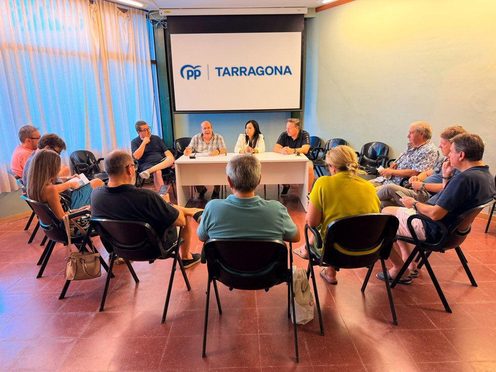 pp_tarragona's tweet photo. Retomamos el trabajo con las ideas claras y toda la energía puesta en los próximos meses.

El equipo territorial del @pp_tarragona se ha reunido en L’Hospitalet de l’Infant para analizar la situación política y marcar la hoja de ruta en toda la provincia. https://t.co/BYkMol6PiF