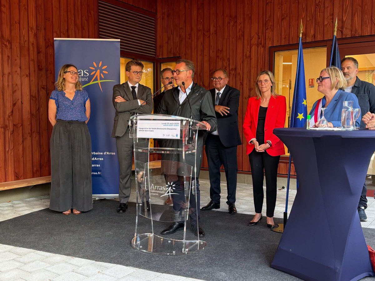 FLeturque's tweet photo. En cette veille de rentrée scolaire, j’ai eu le plaisir de participer à l’inauguration de l’école Emmanuelle Charpentier à Anzin-Saint-Aubin. Le @GrandArras soutient la commune via ses fonds de concours et le réaménagement complet des abords de l’école. https://t.co/2Bn0yjU5Od