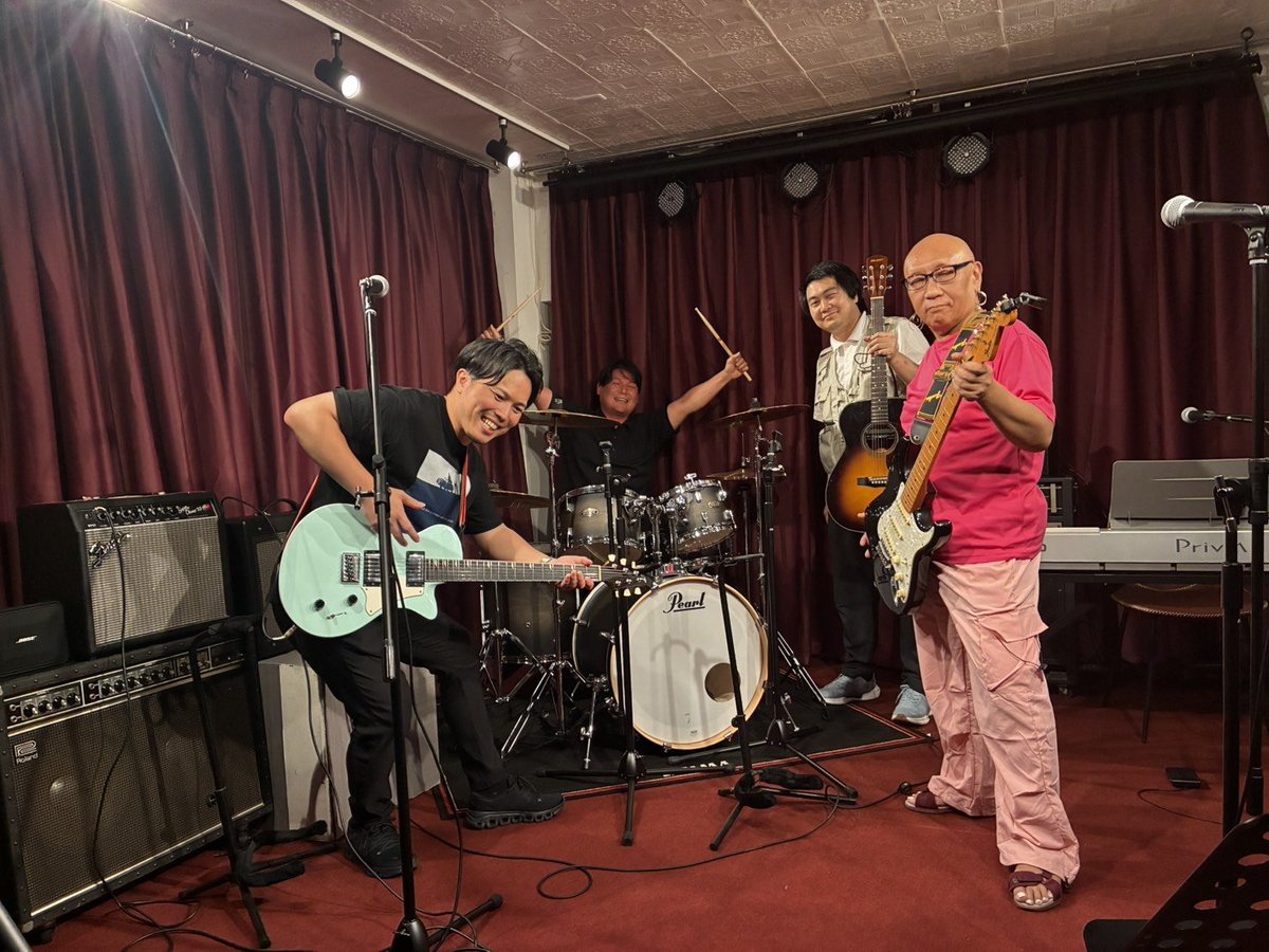 cyokocyokocyoko's tweet photo. オープンマイク8/31♪みんなでセッション♪SNSへのアップは、みなさんの了承を得てます♪参加、ありがとうございました♪ https://t.co/NMeaBAjMlp