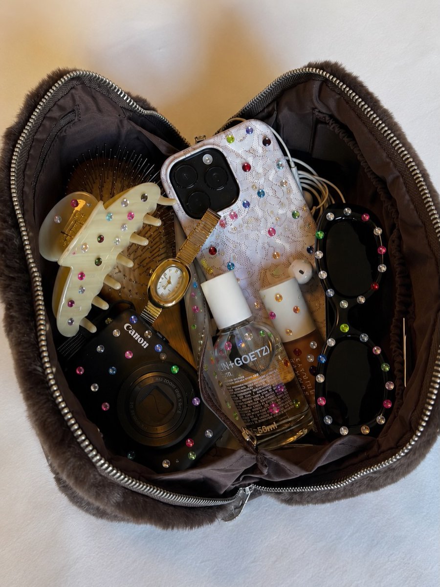 FabFitFun's tweet photo. Whimsymaxxing with our Fall Box products 💖 https://t.co/odEHgCWZOj