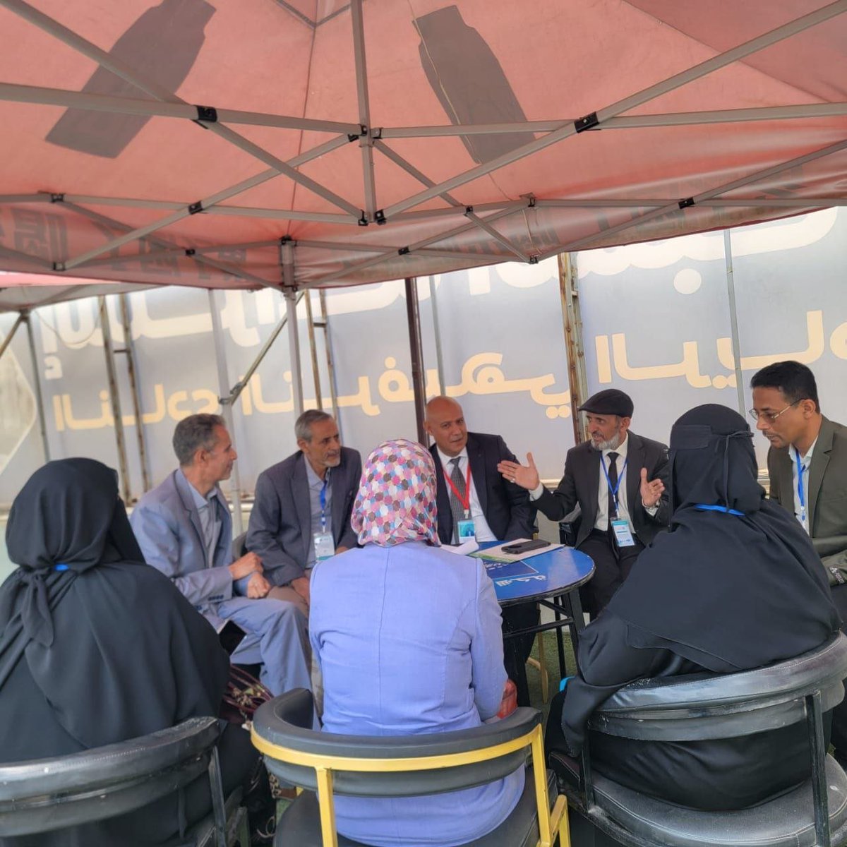 usf_amran's tweet photo. عُقد في صنعاء اجتماعٌ تنسيقيٌ موسع ضمّ قيادة كلية الطب والعلوم الصحية بالجامعة وممثلين عن جمعية أطباء العيون اليمنيين والجمعية اليمنية لطب حديثي الولادة وبرنامج صحة الأم والوليد بوزارة الصحة والبيئة لبحث سبل التعاون المشترك في مجال الوقاية والكشف المبكر وعلاج اعتلال الشبكية https://t.co/Vuk4gtCIH0
