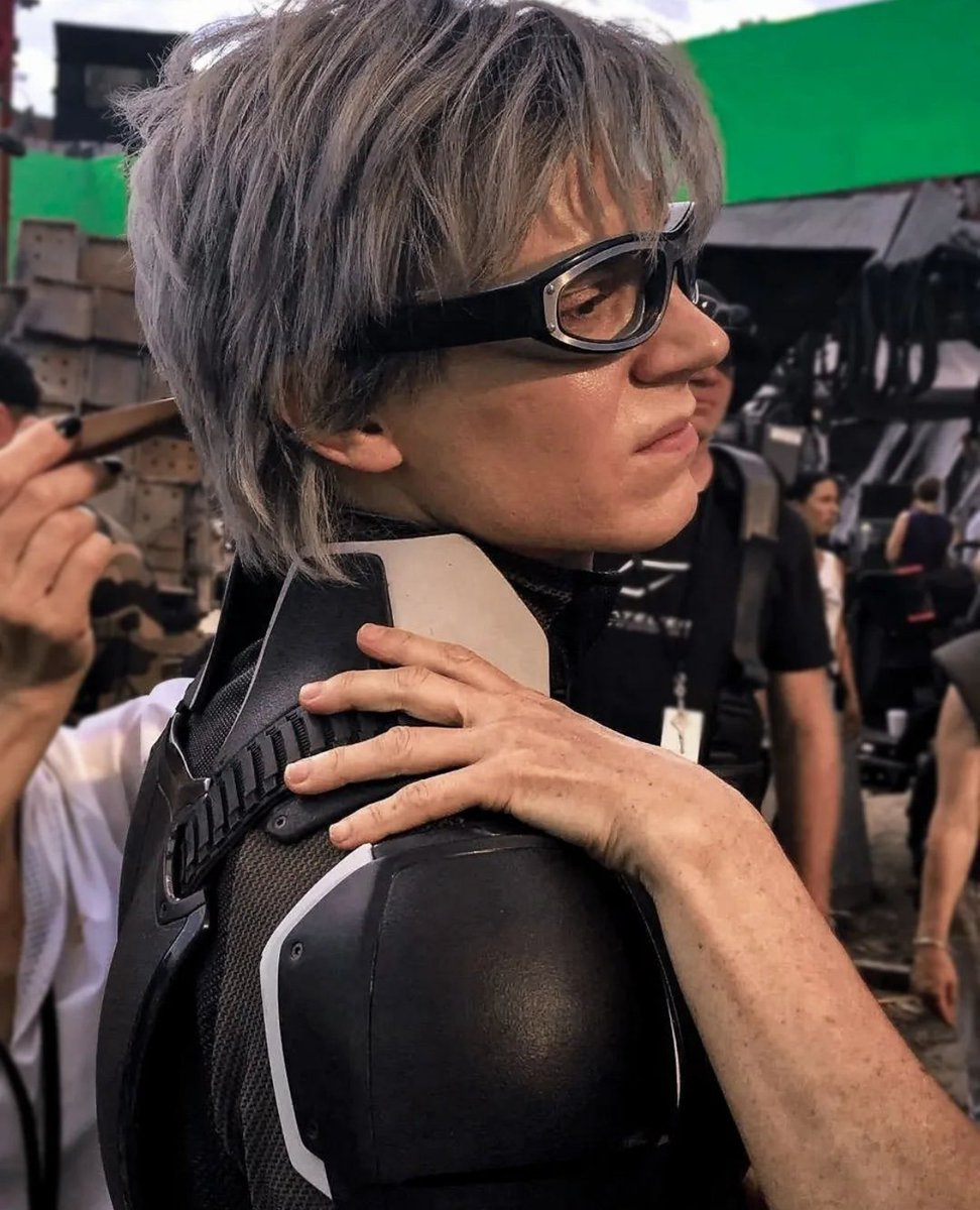bohnerrific69_'s tweet photo. he had no right to look this good 😩🤍⚡️ https://t.co/QBfJxjQSok