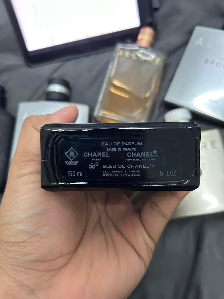 khunkonshuy's tweet photo. Chanel Bleu 150ml. ( เหลือตามขีดแดง )
* ไม่มีกล่อง
* แทั1000%
( ปล่อย 1,000 รส.ได้ราคานางฟ้าไปเลย )
#ส่งต่อน้ำหอม #น้ำหอมแบรนด์เนม #ส่งต่อเครื่องสำอาง #y2k #คสอ
#Howtoperfact #น้ำหอมแท้ https://t.co/jaMlZKZfK8