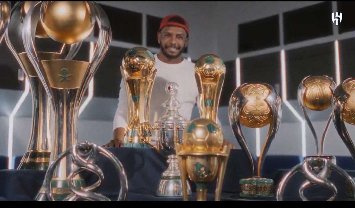 ahmad2man's tweet photo. أبدع المركز الإعلامي لنادي #الهلال بقيادة "هشام الكثيري" في تقديم عمل مهني جميل في توديع نجم #الهلال الكبير "علي البليهي" .. ليكون وداع كبير يليق بالنجم الكبير 💙

@hisham_28 
@ali99i https://t.co/YgpJGFZPZX