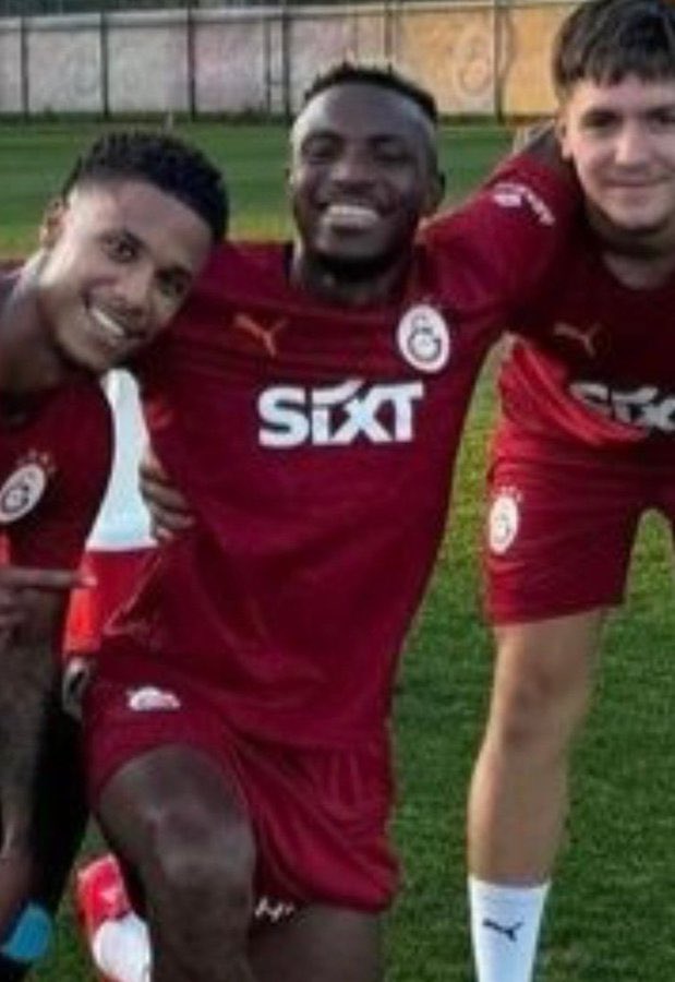 DieHoltzman's tweet photo. @sergenim10 Osimheninki parçalar amk Allah düşmanın başına vermesin https://t.co/meDadU7ED5