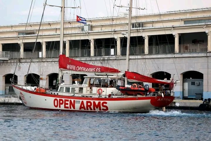 TaniaMCruzHdez's tweet photo. 💖 LLEGÓ A LA HABANA LA AYUDA SOLIDARIA DEL VELERO ASTRAL 🇨🇺🤝🇲🇽
El mar no separa a los pueblos cuando la empatía es el motor.
El emblemático velero Astral, de la ONG Open Arms, ha tocado puerto en La Habana cargado con 7 toneladas➡ayuda humanitaria para➡#Salud
#CubaNoEstáSola https://t.co/sPTitGLric