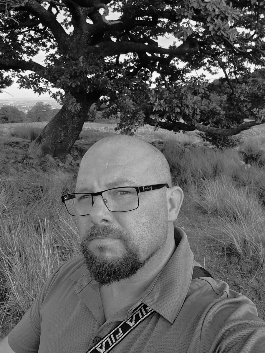 kanecpg's tweet photo. #monocromemonday thought i'd use one with clothes on 🤣🤣 https://t.co/CBcuojSzjX