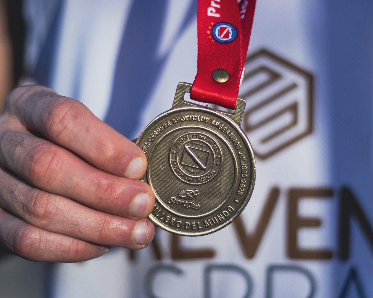 AAAJoficial's tweet photo. #AAAJ 🇦🇹 ¡Una vuelta por el barrio!

🏃🏃‍♀️ Miles de participantes disfrutaron de una jornada histórica al completar la primera edición de la Carrera Argentinos Juniors x SportClub.

¡Hasta la próxima!👋 https://t.co/vQfX7V6gYL