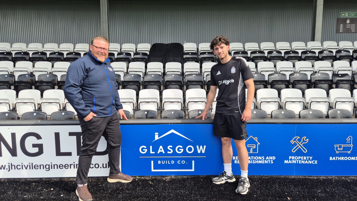 queensparkfc's tweet photo. 🕷️🤝🏠 

Club partners @GlasgowBuildCo were welcomed to The city Stadium by sponsored player Michael Ruth as they viewed their pitchside advertising board.

To join the company backing Scotland's oldest club in the heart of the southside, contact kieran@queensparkfc.co.uk https://t.co/s853Lznh9X